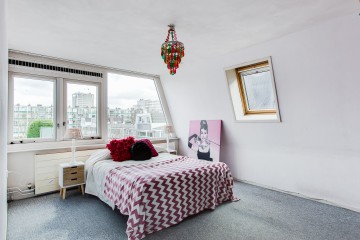 md5:e438a91d0e615c4b8d7c815b30add093