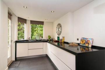 sha256:011b3625b2befb01d181b6bcee875cc5877f29a11991e280fd74e9a5479765a9