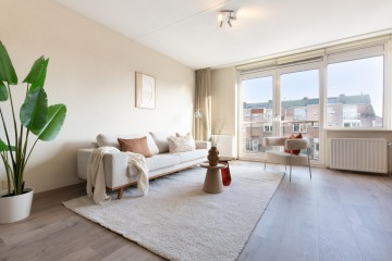 sha256:0ec191ca6afad82dc21cc5c9bdfe4e397be577de083115bc29e17a5e6f28697b