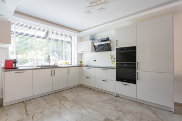 sha256:11e73caf68b53a9f1ab6e4e449b74a73c54f254371e49ca68333518b008e7c1f