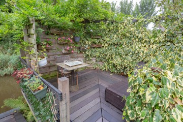 sha256:161de8a2b22f4b24a1190b5f3c785b9587f8b0d36aa58f5e7984e994bbed0fef