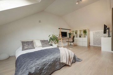 sha256:165b8e23752c7bcb65b5a3014d1dfe9d7410da99168dc989e9142b0780a20066