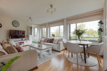 sha256:1696381a3be6321a6f8191c71b8194ff97d601d7eeb9b6879f6f95bd063b675b