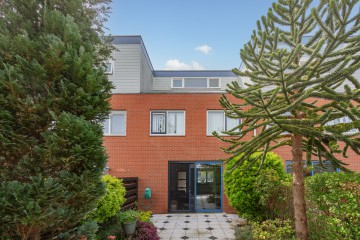 sha256:18182c96d75f1d652d1bb868e6fcd5fcdf1778c0446c9b155f9a95447074edbc