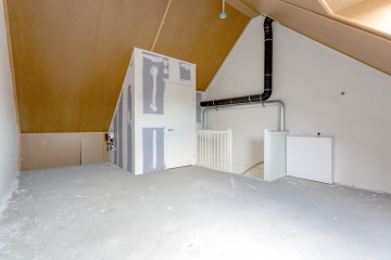 sha256:1c94f2076bc5a1f4948661bcfe3c1a03f674d9ff19e7947d98bbb0bee0e0031f