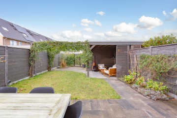 sha256:1cd92f6f6343189730ff618de390262a0ae5052d5ee89df33fd7a411810d492f