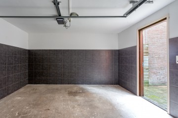 sha256:1df9c173fb5f1eb44eb5572c57c9521050b0817d35a1306889b0a39e5aaba733