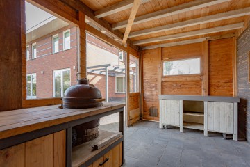 sha256:238c9e0a87e750f26f50c54716a585b9b8fcc900524157a187ba38b394ed8272