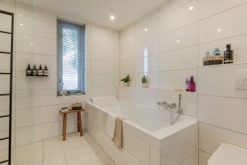 sha256:238e4232f605866d640eff74a07b10e4497864226f4a768d283d0f9d22bf3662