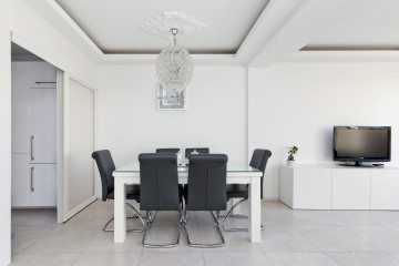 sha256:246e37516ea0f9a24fbf20157f3f398ece2894e4584306ebc3aec4180ea8e4e6