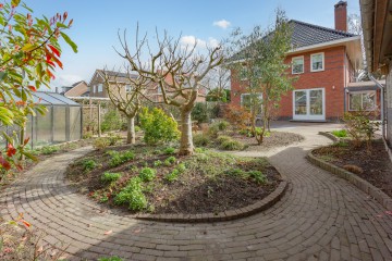 sha256:24f84fc819ad3d038870888f136a4dbf011b6ca184452209ea76b47cb656ca73