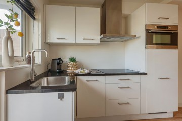 sha256:2c01f3666f8bf575472c1d1d858f0610cfb4d012789114a7152cc7a8d3b5b428