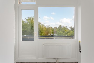 sha256:33c3aa0d502e2400d3a6698061869f9a680c053f0db1b03ee254158a03f272c2