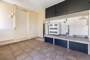 sha256:3505493526f767aa3c417c69d44fc4e1a630cc2888a6f638f2a0e9317bdd7d00