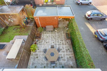 sha256:35ee3cedfafd670e4c1ae0c6b36d5510c95f141588a89b4f34deeb70b327e908