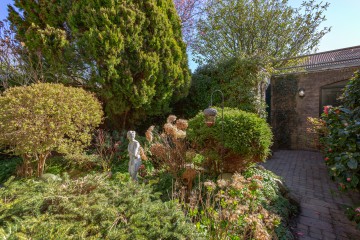 sha256:385e2b580f582ac2848515e4c54b68fdd6a1f4eb1a5a698aac3d46bbbd15c0fe