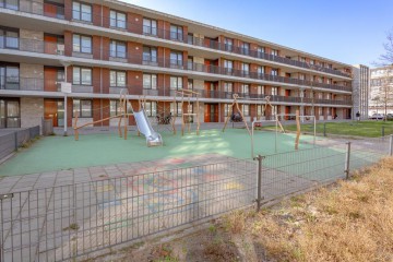 sha256:51dcf9fe4109e22d42adee26753dc21798f63428a4fc0264b86ee469f4208203