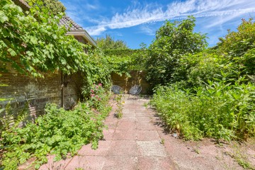 sha256:54765ae51aebd7aba3a7ec7e85c1003139d5fbff52ad6c2b3bf8216aaaf0b870