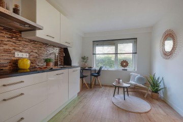 sha256:556bb0a49ede8f22b29afdc178c1d0c5252973b6ee7f9cb2400b88deb28f4019