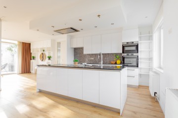 sha256:5abc2ed7454eca2a03ad438822ef6db9374b89f41d605337c5a962bc6e1e0ae1