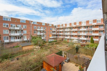 sha256:5b25cdebbe66ba33754b6c1602782b861c630fe6c899e6e87231514e812cb4e7