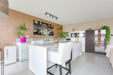 sha256:5b3ae381b76b8be309c8f05f6398d44d3d1f2e5f6d38341396eb45347259bd73