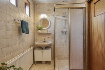 sha256:5c339fc75bca9f135a1e9c17ef53d9a8e1e317c87ec1c4fab9ca9ba7a04a133e