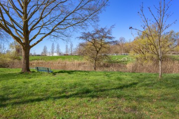 sha256:5d2983a8e794a3668f336c7b566a078b62a686f5432c71dc9088283e9bd08502