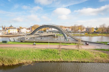 sha256:731b6ab996fdc5078640bbd495d5e64660e1c48c15585c5e19e518a15fd8ede0