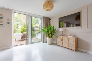 sha256:73779dde4ed3ca1101c686b0f8155de4ce2d8d64d322406ba7cef44d489c48e9