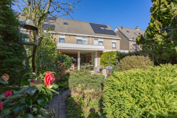 sha256:76ae6b323ce8c4773999778bc7f2379d299bc5da75bc50d42542bc1748581489