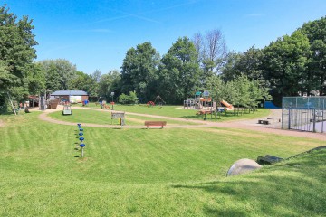 sha256:889098d9f346599f1eb6727ac59d0ea1d09bd1b388aff18772ba32ebf1970c3c