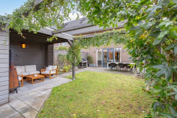 sha256:8b8e055ac48be2314e15f60ef75d5eab348aea0860aaa73397532c52f9cd854d