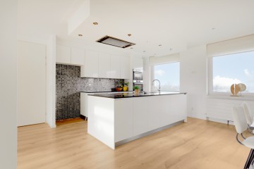 sha256:8be34b42a0704e761a91f0bbb726938e62d1df77a49b0da9fe1e2ecc8c40509c