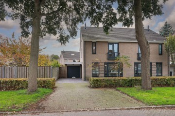 sha256:98dddf777bb22b626955f8921345db9bfdb79fd9d90f16c18818cebb2622f4c2