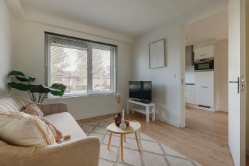 sha256:aaf00b9a72ca45ba785cf1c0d81aa25f129ae786567a6cf82836e1cea409f3ba