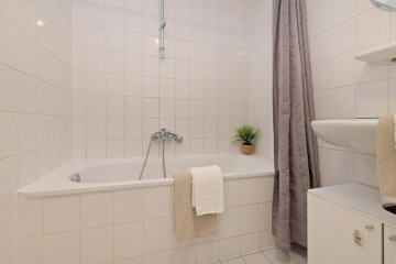 sha256:ad513e679a51c7ac6eaf21bfdef35cf689c9b8639e491a7321bb8d66af710521