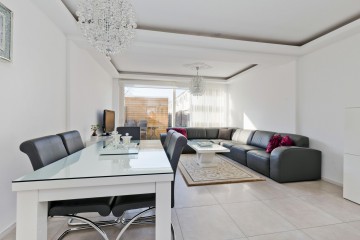 sha256:ad9a894a15784fa7efc7178d27b1c9b3a2bfd6ef0263336c31b12c4b7a83ff98