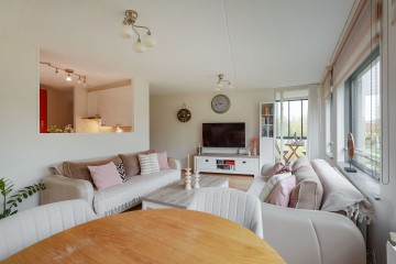 sha256:b0c5c804e5c95a9a5b2c0fad85f77a4f31e3b812cbbdcae99431740095b4d532