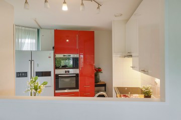 sha256:b1e230252cf58c5bb4943c6a186e2e97de336b59637c8ac446a71e53e66cc001