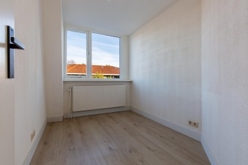 sha256:b1efaf7a6f7cf88ff02b5d3c7b80e9b0e3690083676432749c20b14450e77746