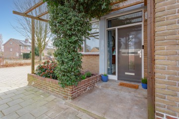 sha256:b5d34c99237400b7929e4c6721cd3d435685a00087f179dcc3ac67519c1c157e