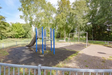 sha256:b9af0fc838153fe5c858e86128fe26bc1fab506a3686cc8ee1710bec616119b2