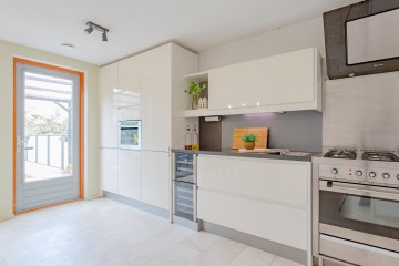 sha256:c542692319777aa1594b843297d94d5e65398458245bf235d29bc1804adf60da