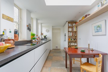 sha256:cc8bf0c6e8b0e54d7f09ed17fb17b4df1f5167cc86b5c381bb46fb797430e5a7