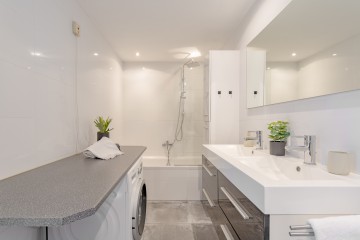 sha256:d2a78f721d9a061143a0ab5095bdab0ed38aaa2fec02b435bd46c7930e0bc805