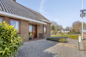 sha256:e3736c0c680abde9a801c03d470ed592f1ef8751691ceae939c2f9166f1250e3