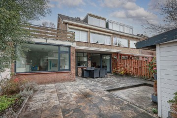 sha256:e4755e61a532e8bf996219a657b070df2181bf64d69529676af5b3b5a9c08c6a