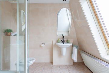 sha256:ed1bb2eab621e52a0d21313075c1513d7dfe46341b4da9b9cb79b1b1f2936e12