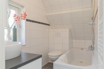 sha256:f63111f82ba854245a2b4f660362f2403a4b0fd898d1fb11730975f4e84eb086